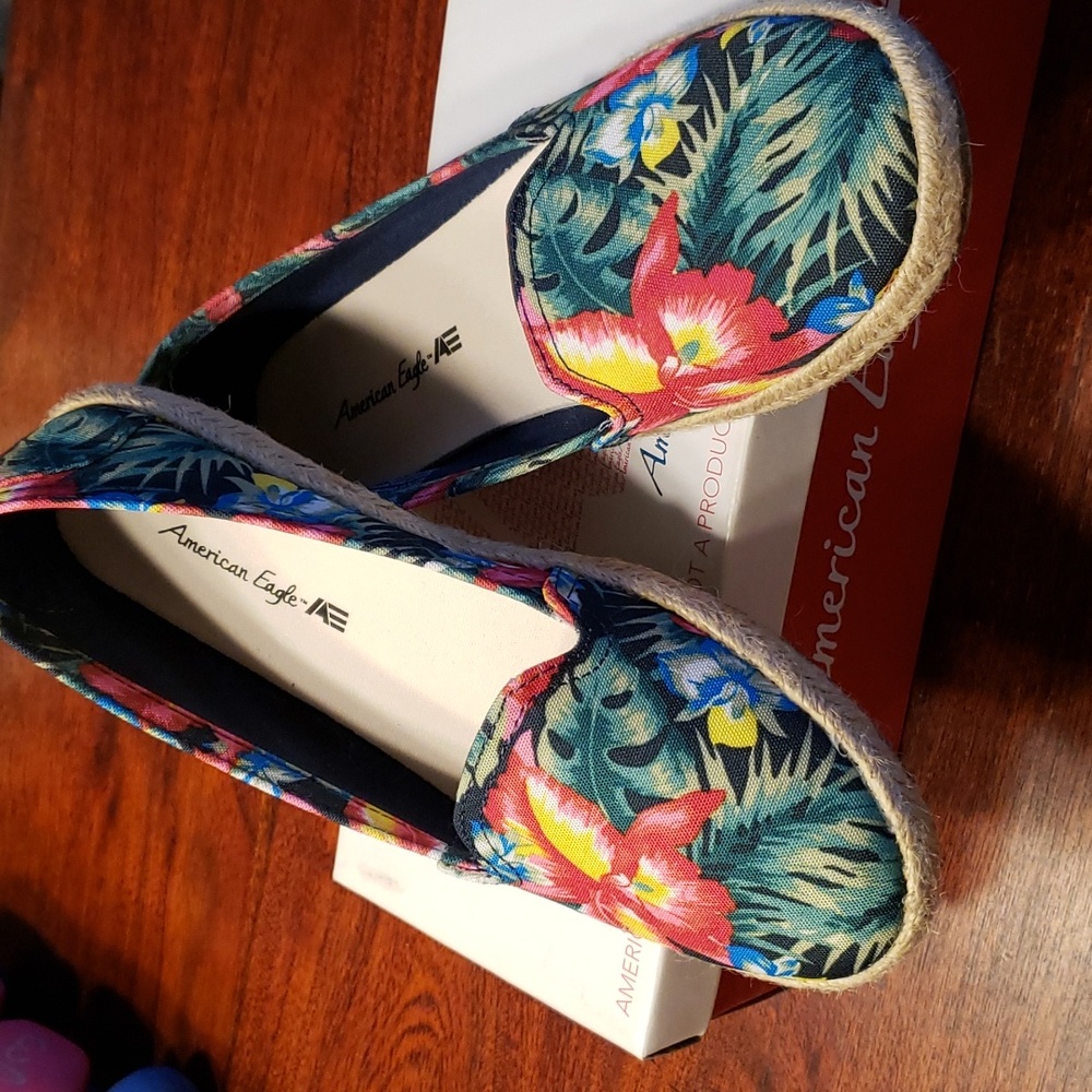 Hawaiian Print Fabric Flats